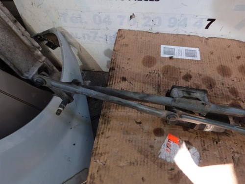 Moteur essuie glace avant