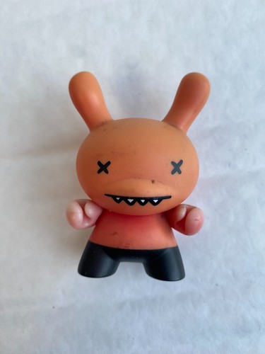 Figurine vinyle kidrobot - en,