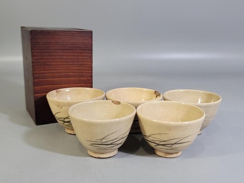 Lot cinq tasses japonaises - lot,