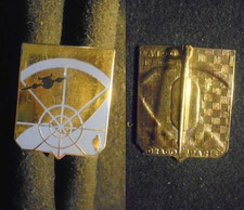 INSIGNE MILITAIRE AVEC DEFAUT