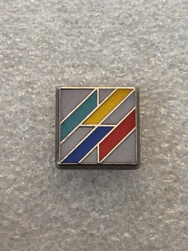 Pin non identifié logo - non,