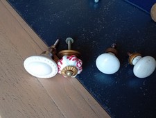 Lot De 4 Boutons Meuble Porcelaine Dépareillé
