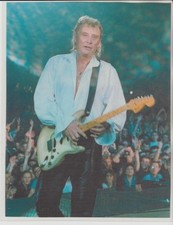 JOHNNY  HALLYDAY   N° 135  : PHOTO DE MAGAZINE  PLASTIFIEE .