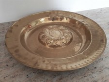 Plat à offrandes en laiton