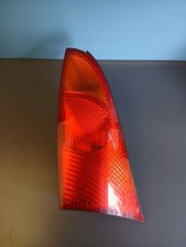 Ford Focus 1 / Feux arrière Gauche / xs4113405a