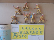 STARLUX  série Luxe LES LEGIONNAIRES au combat Tenue Sable