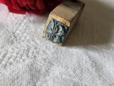 Mini tampon ancien monogramme