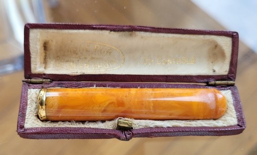 Fume cigarettes ambre - et, or