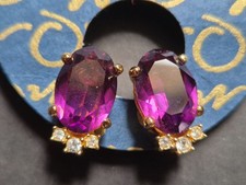 Clips d’oreilles Christian Dior – Cabochons violets et strass