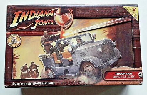 Indiana jones troop - jones, car