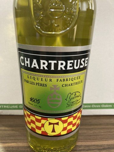 Chartreuse tau - chartreuse,