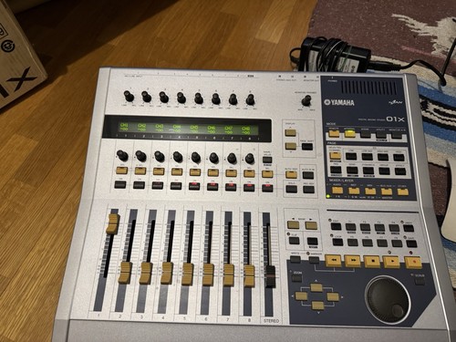 Table mixage yamaha 01x - table,