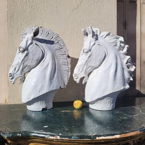 Têtes chevaux en - têtes,