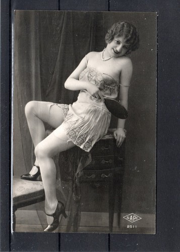 Carte photo jeune femme - photo,