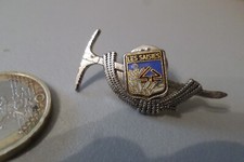 pin s broche LES SAISIES alpes montagne ski randonnee pioche corde escalade