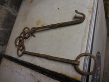 ANCIENNE CREMAILLERE DE CHEMINEE -CHAINE FER FORGé -POTENCE " CROCHET" -CHAUDRON