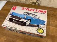 maquette 1/16 Ford T-Bird '57