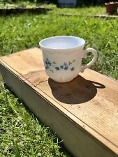 Vintage  grande tasse arcopal myosotis fleurs bleues 1970 vaisselle