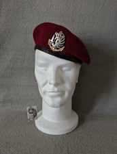 Béret rouge parachutiste