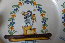 ASSIETTE NEVERS  XVIII° ANGE AU CARQUOIS  