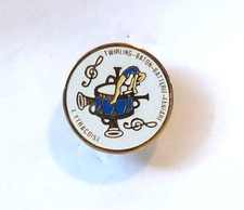 PIN S CANTAL YTRAC TWIRLING