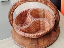 Corbeille en bois fait main.