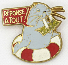 Pin's MAGAZINE REPONSE A TOUT