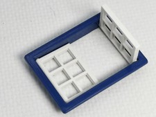 MAJOKIT FENÊTRE BLEUE A DEUX VANTAUX BLANC A PETITS CARREAUX