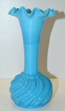 -JOLI PETIT VASE OPALINE BLEUE OPALINE DE FOIRE COLLECTION DECO VITRINE
