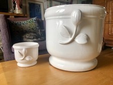 Duo de cache-pots anses à fruits Malicorne signé Jules Moreau / Malicorne