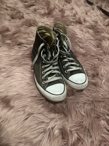 Well worn size converse - 9,