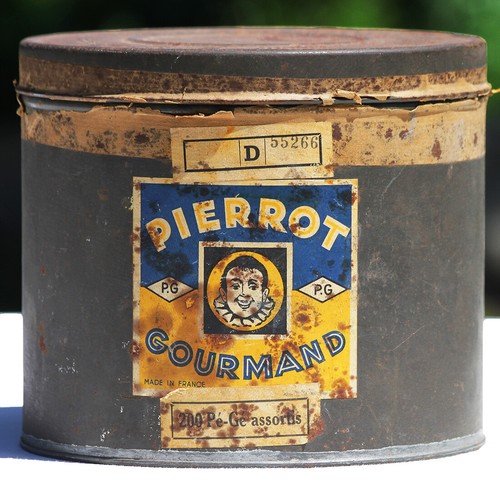 Ancienne grande boîte