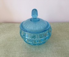 Sucrier ou Bonbonniere en verre bleu Portieux