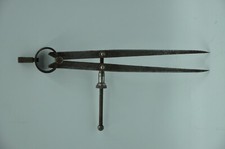 Ancien compas pointe sèche