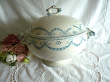 Ancienne soupière faïence