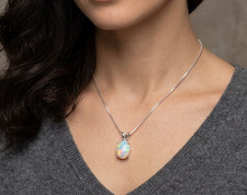 Pendentif opale naturelle