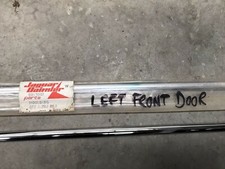 Moulures supérieures de porte