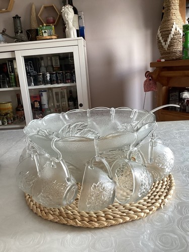 Service punch transparent