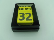 BRIQUET ZIPPO ESSENCE - DANI ALVES 32 , PARIS SAINT GERMAIN , PSG 2017,JAUNE TBE