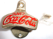 COCA-COLA© - DECAPSULEUR MURAL AVEC LES VIS BUVEZ COCA-COLA