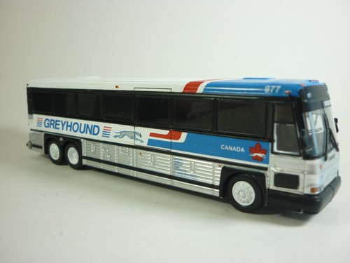Iconic replicas bus mci - iconic, 1:87