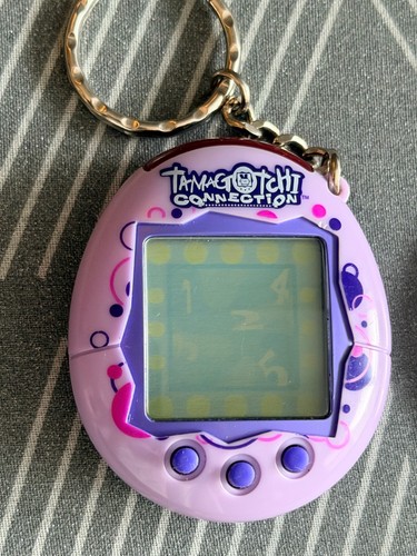 Tamagotchi connection 2004 - tamagotchi,