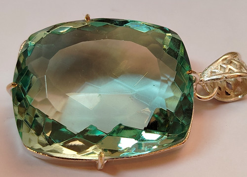 105 aaa grand pendentif - ct, +