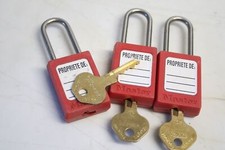 Occasion : 3X Cadenas de consignation , securité electrique MASTER LOCK S31RED