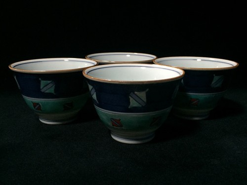 O1747 lot tasses - lot, de