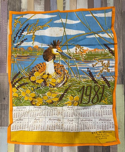 Ancien calendrier sur tissu - ancien,
