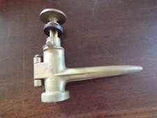 Ancienne bouchonneuse laiton "