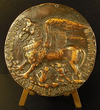 Médaille Griffon femelle allaitant 2 enfants sc Pisanello Antonio Pisano medal