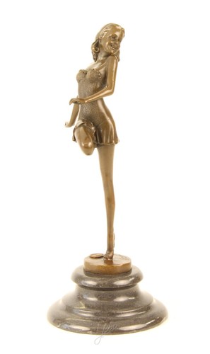 Sculpture une belle - d'une,
