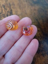 Lot 2 Boutons anciens 12 ml, bombés   Pied laiton